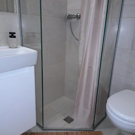 Apartman Exit Pale