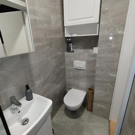 Apartman Exit Pale