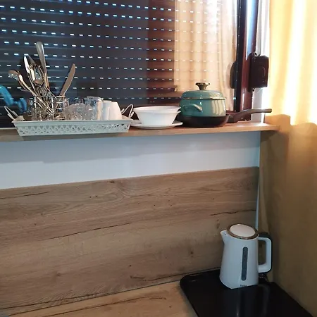 Exit Apartment *