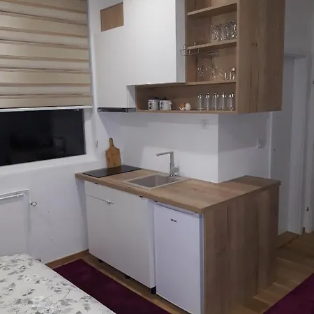 Apartman Exit *