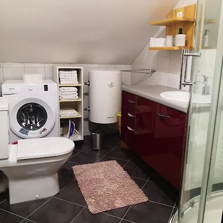 Apartman Exit Pale