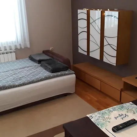 Exit Apartment *