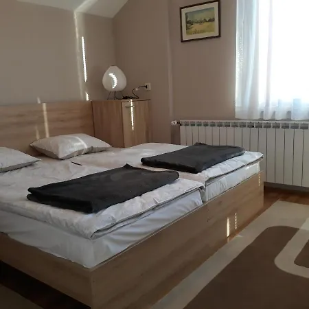 Exit Apartment *